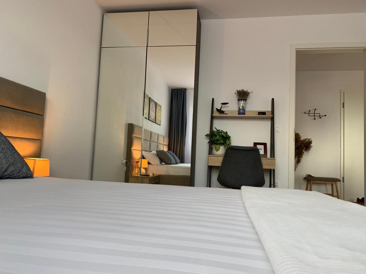 Executive Apartment Avantgarden Coresi ブラショフ エクステリア 写真